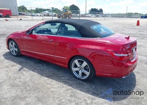 2011 Mercedes-Benz E 550 из США, поврежденный, VIN WDDKK7CF6BF095343